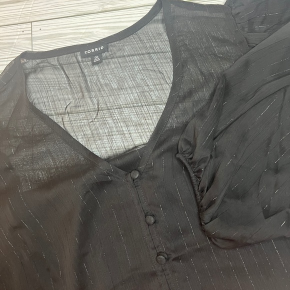 Torrid Black Chiffon Lurex Button-Up Blouse with Silver Metallic Size 00 Medium - Picture 6 of 11